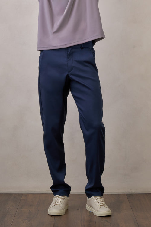 Pantalón azul básico