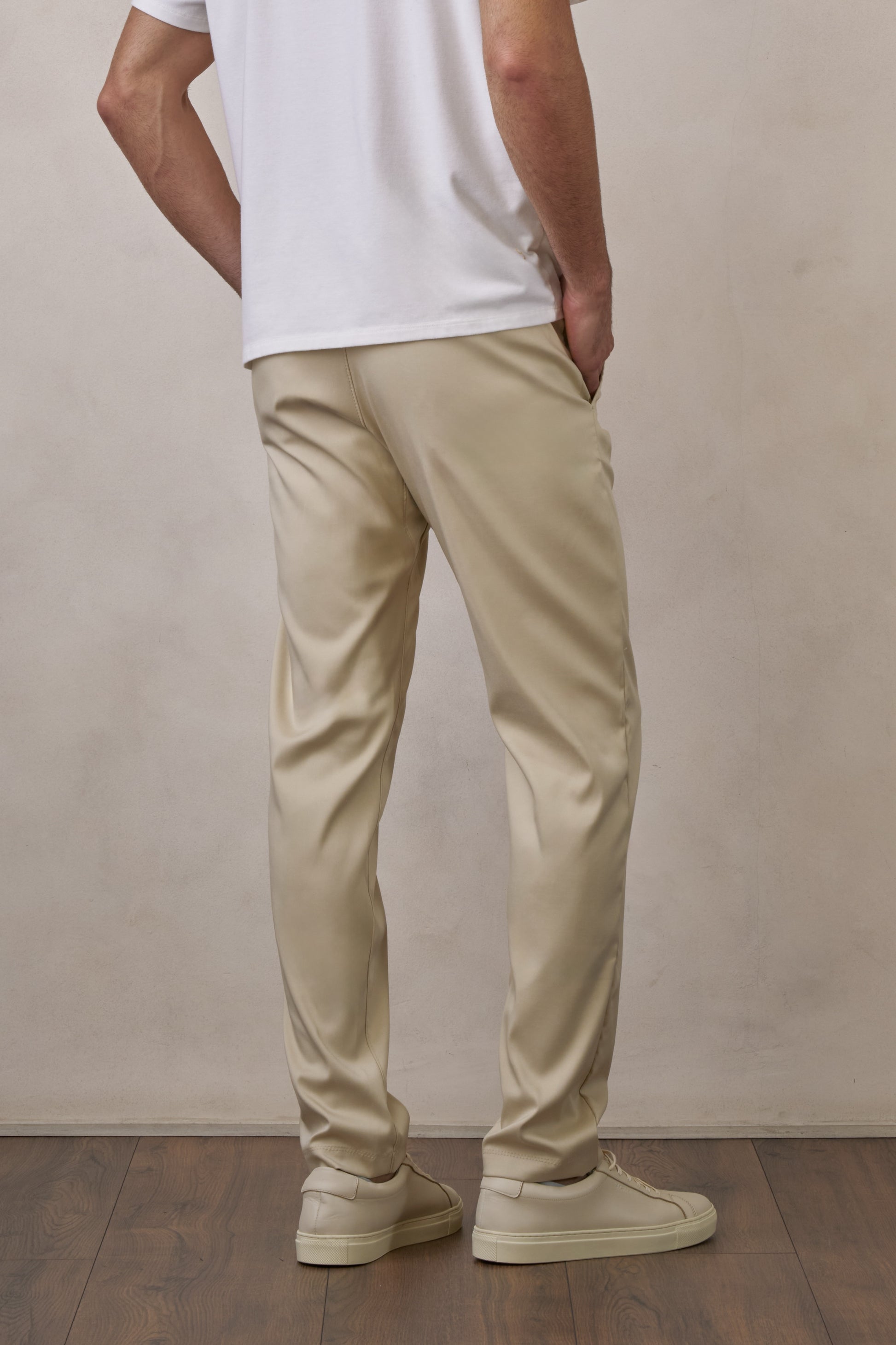Pantalón beige cómodo